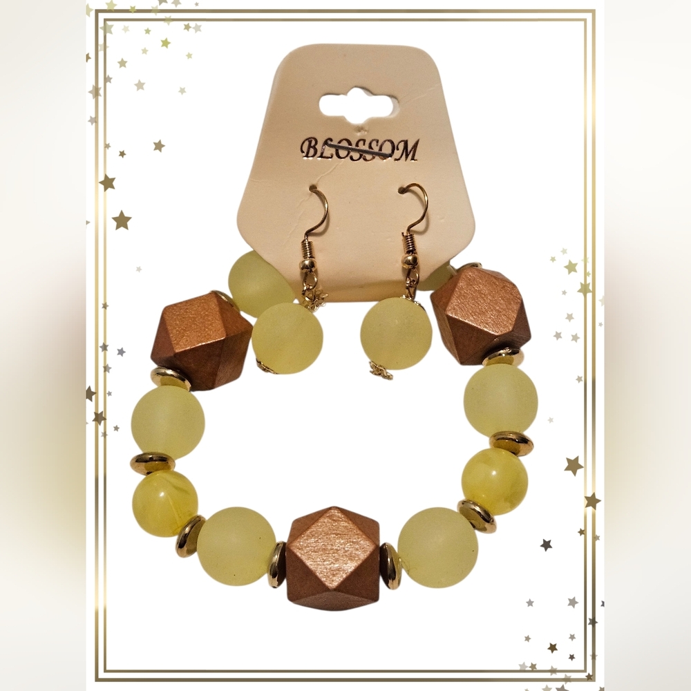 Blossum Wood & Green Acrylic Beaded Bracelet Set
